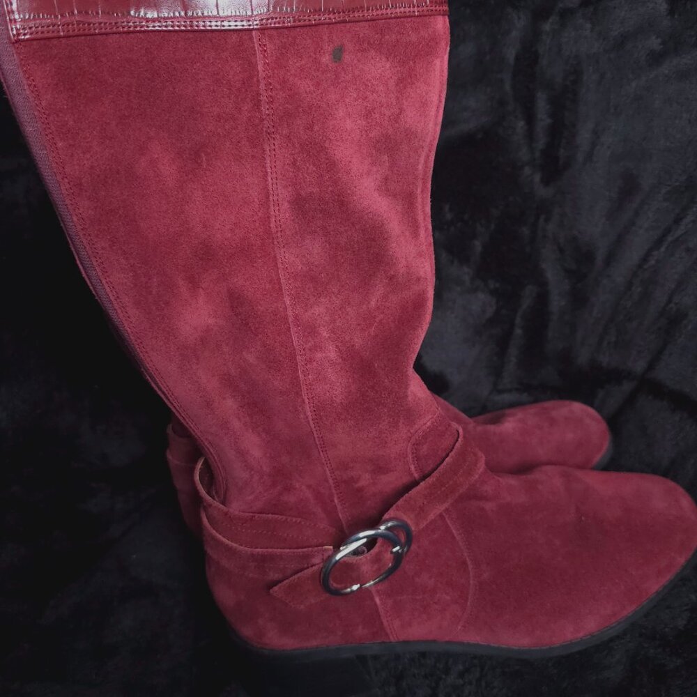 Gorgeous Marc Fisher, Burgundy Suede Boots, Women's 10 - Picture 6 of 13